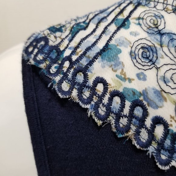 Blu Heaven top Small floral print embroidered applique detail sleeveless tunic - Picture 8 of 12